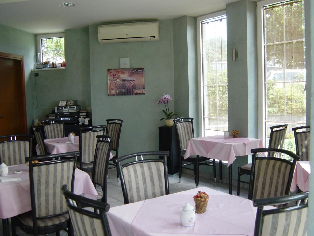 Belle Fleur Panzio Bed & Breakfast บูดาเปสต์ ภายนอก รูปภาพ