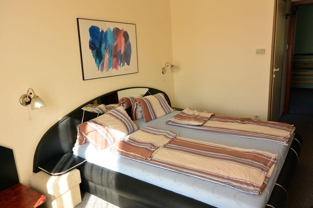Belle Fleur Panzio Bed & Breakfast บูดาเปสต์ ภายนอก รูปภาพ