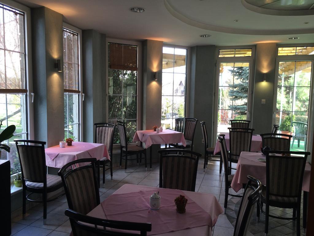 Belle Fleur Panzio Bed & Breakfast บูดาเปสต์ ภายนอก รูปภาพ