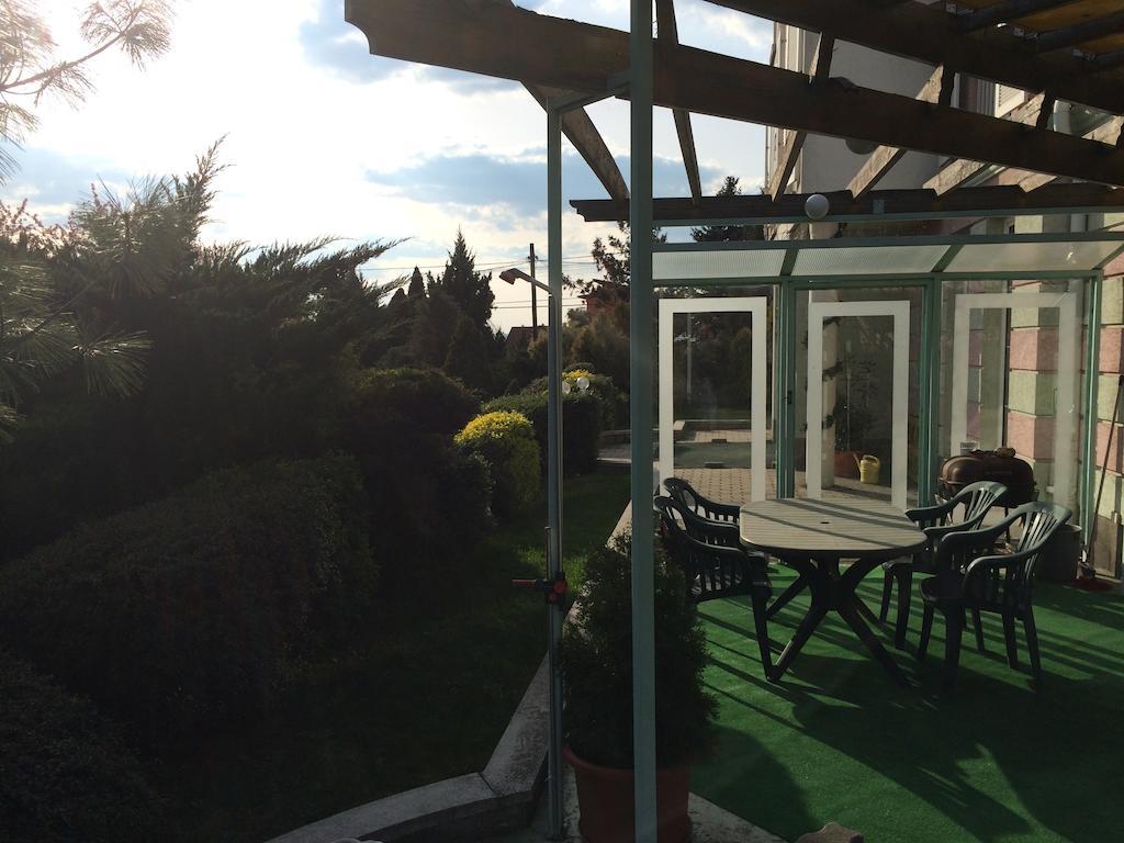 Belle Fleur Panzio Bed & Breakfast บูดาเปสต์ ภายนอก รูปภาพ